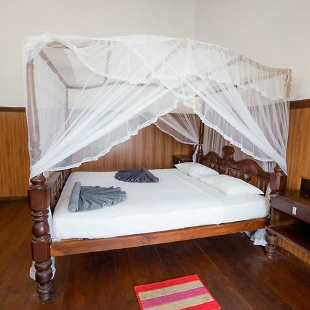 Hotel Neptune Bay Unawatuna Beach ภายนอก รูปภาพ