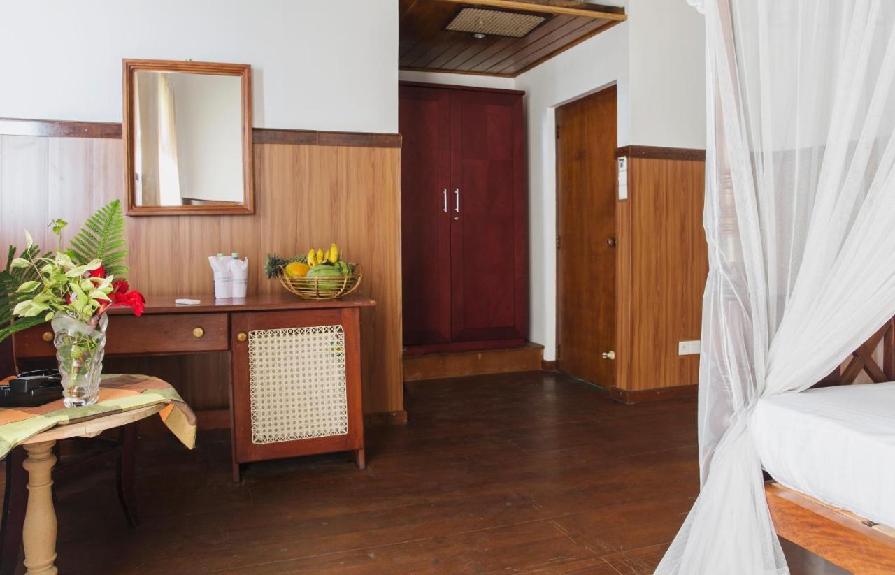 Hotel Neptune Bay Unawatuna Beach ภายนอก รูปภาพ