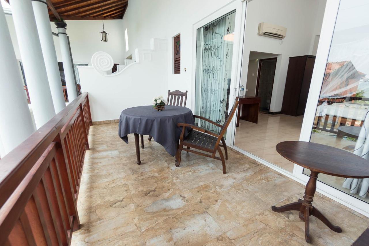 Hotel Neptune Bay Unawatuna Beach ภายนอก รูปภาพ