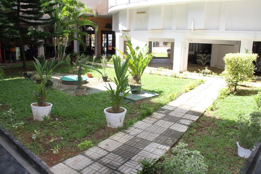 Hotel Neptune Bay Unawatuna Beach ภายนอก รูปภาพ
