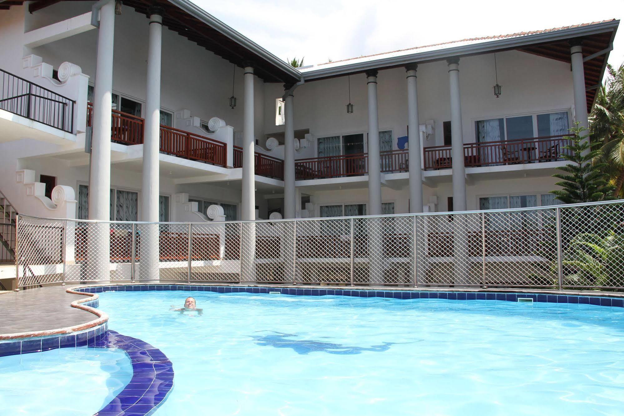Hotel Neptune Bay Unawatuna Beach ภายนอก รูปภาพ